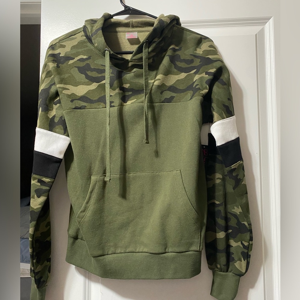 Sweatshirt